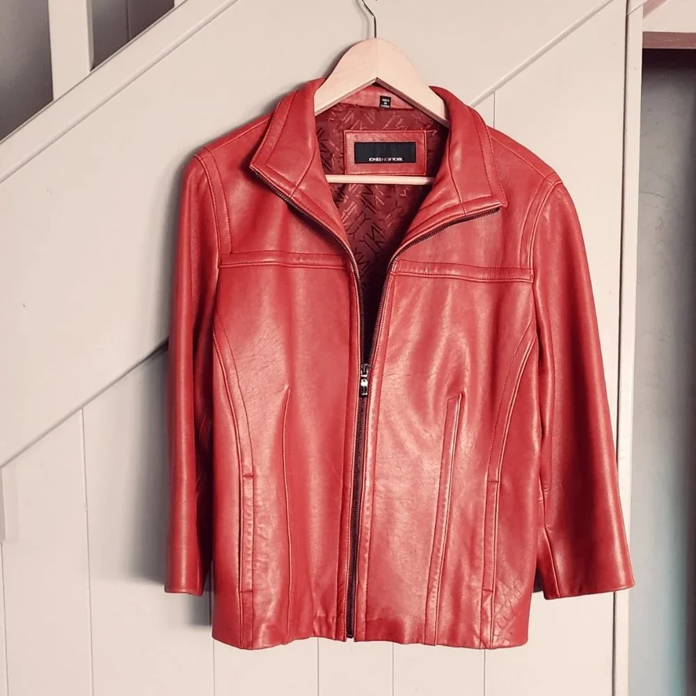 Fine Leather Jacket, Jones New York, Lined, XL, adjustable in the back - Picture 3 of 3